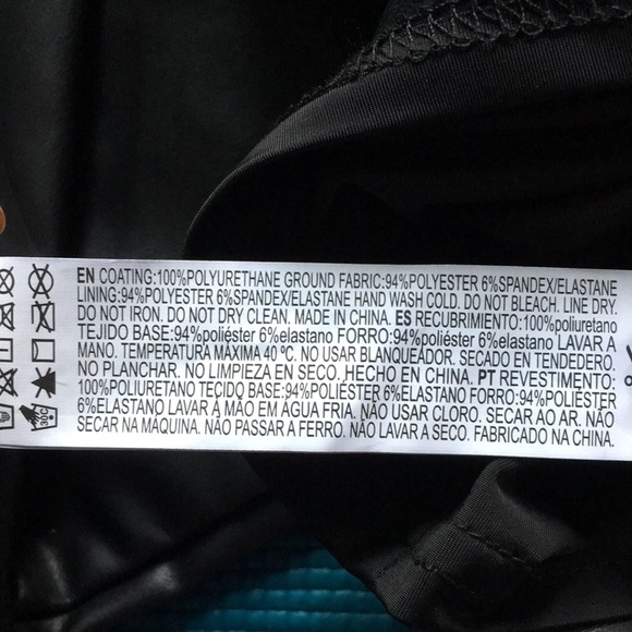 🖤Black faux leather mock turtleneck long sleeve top crop Sz Small NEW!! - Picture 11 of 13